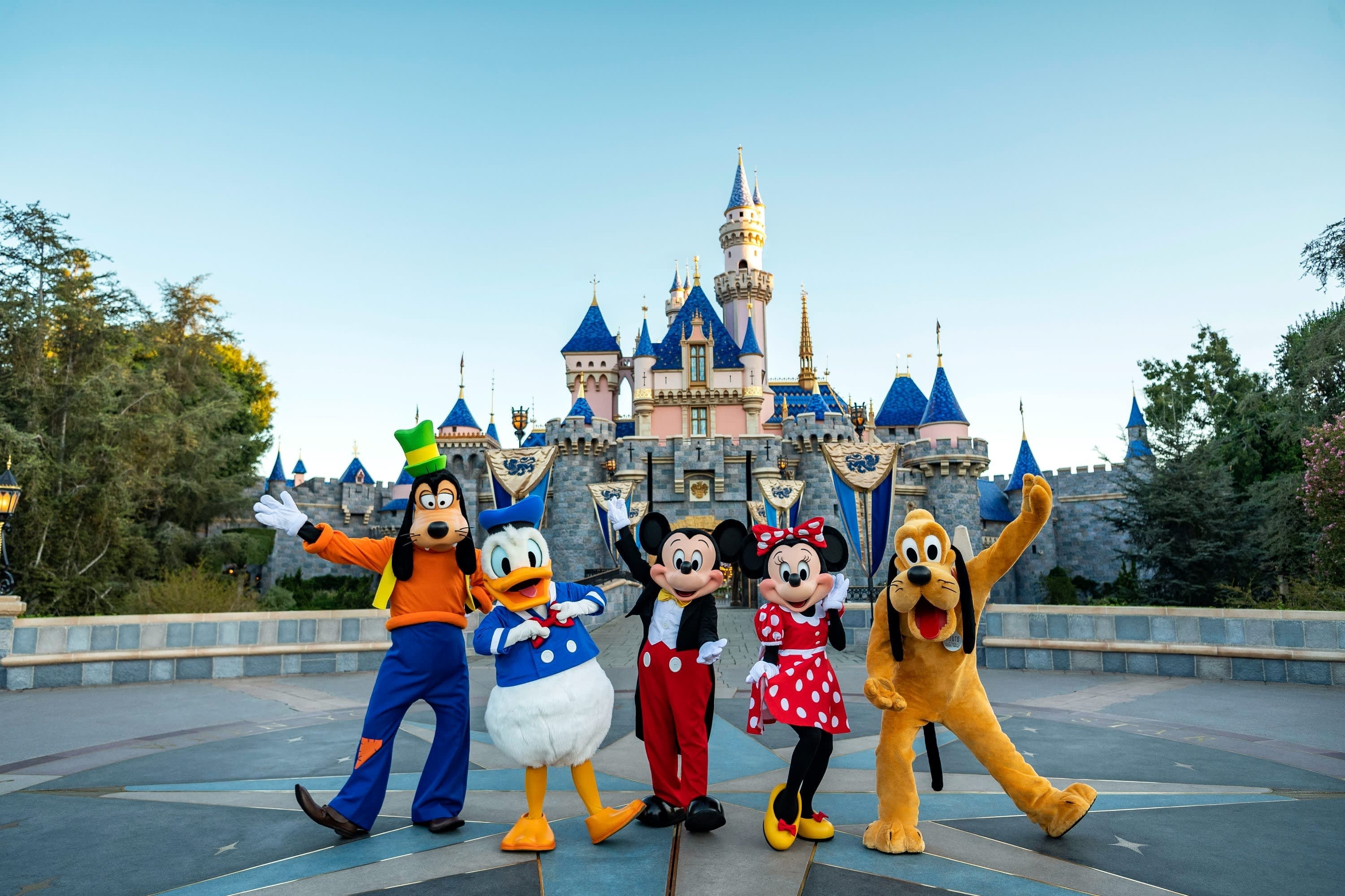 disneyland-1721262133.jpg