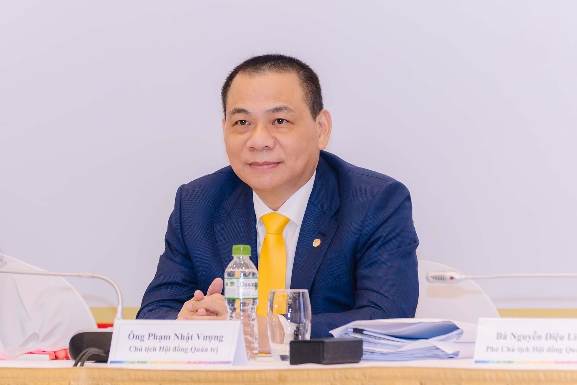 pham-nhat-vuong-vic-1760399703.jpg