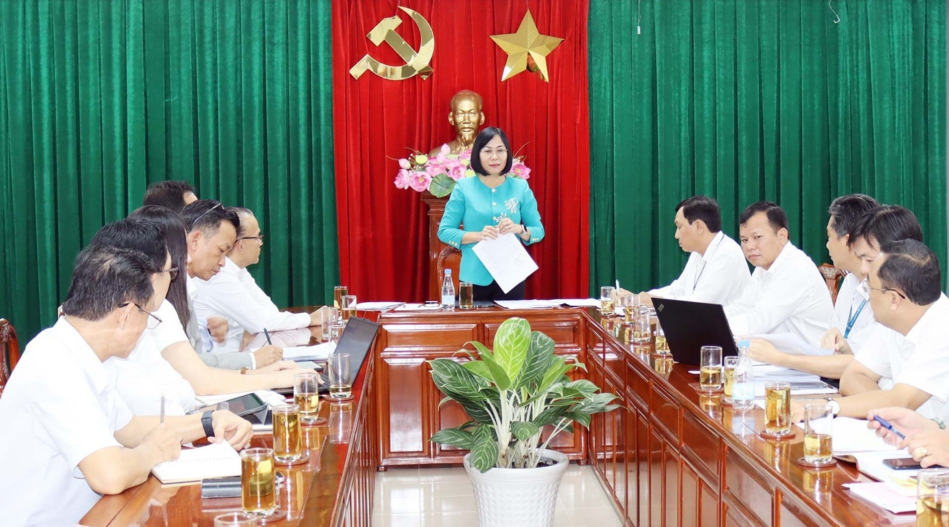 lanh-dao-dn-1761607576.jpg