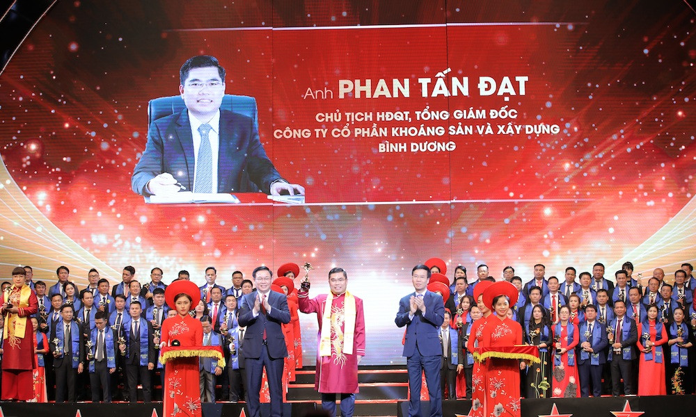 Năm 2019, Chủ tịch công ty KSB, Phan Tấn Đạt được vinh doanh ở danh hiệu top 10 doanh nhân xuất sắc nhận giải thưởng Sao đỏ. 