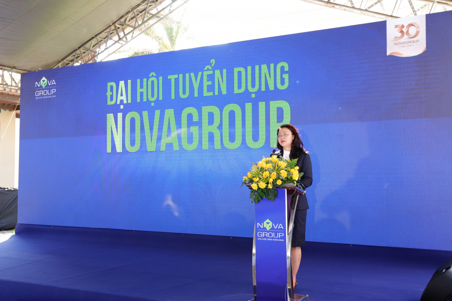 Bà Nguyễn Bạch Kim Vy, PTGĐ NovaGroup phát biểu tại sự kiện.