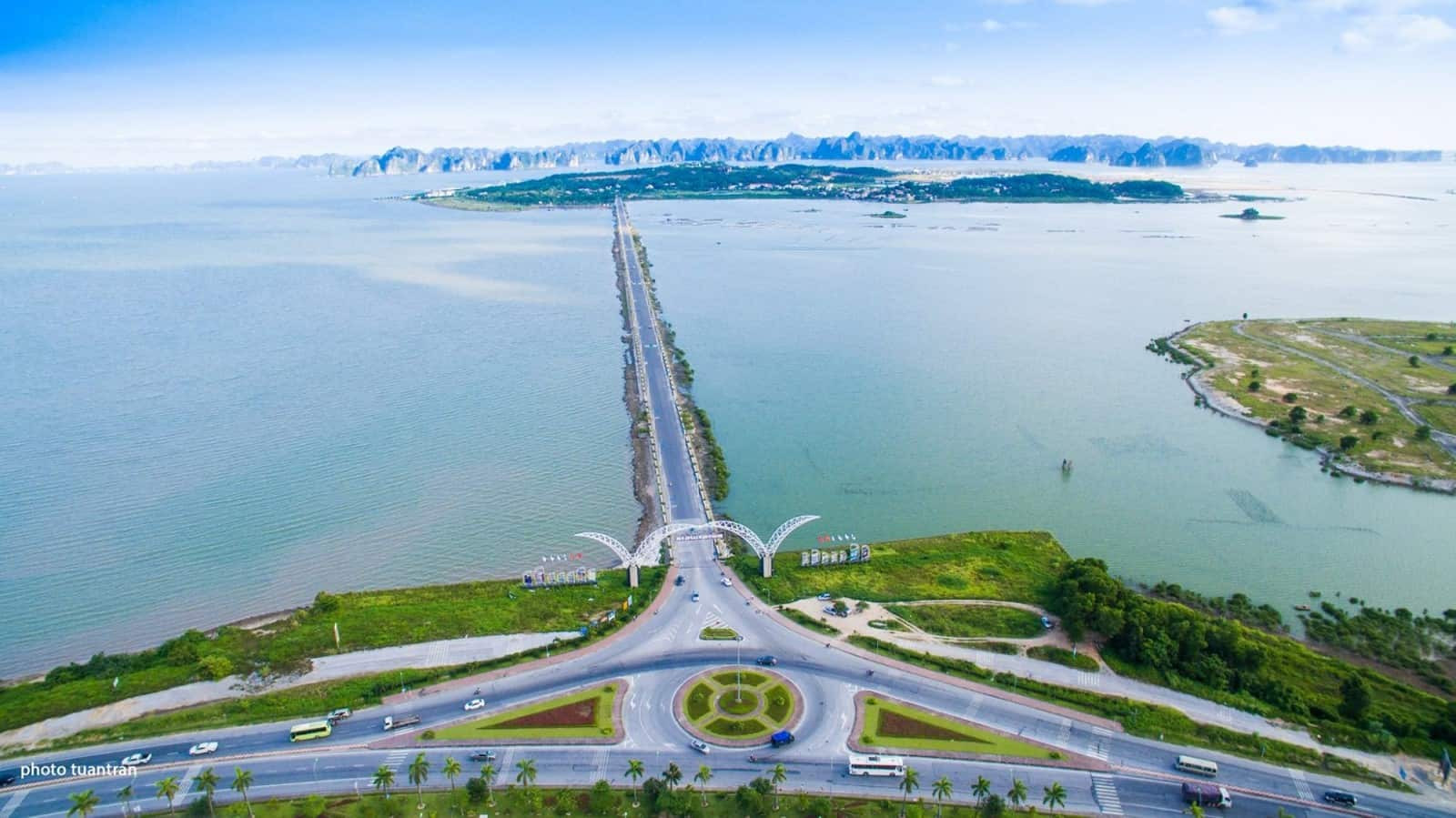 Tuần Châu là một trong những doanh nghiệp đầu tiên phát triển lĩnh vực du lịch, dịch vụ tại Quảng Ninh theo hướng quy mô lớn.