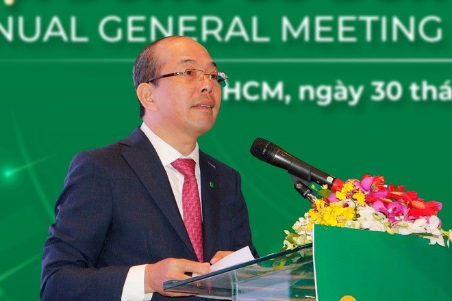 Gia đình Chủ tịch OCB, Trịnh Văn Tuấn đang nắm giữ tới hơn 200 triệu cổ phiếu OCB, tức sở hữu tới hơn 18,5% vốn cổ phần nhà băng này.