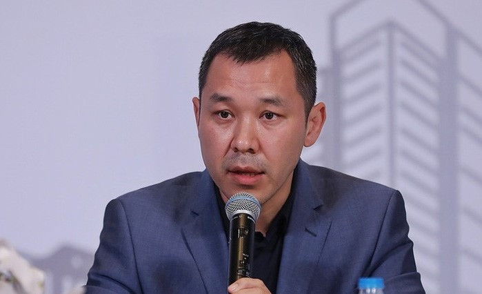 Ông Bolat Duisenov, Tổng Giám đốc Kusto Việt Nam trở thành tân Chủ tịch Coteccons sau cuộc lật đổ thành công ông Nguyễn Bá Dương. 