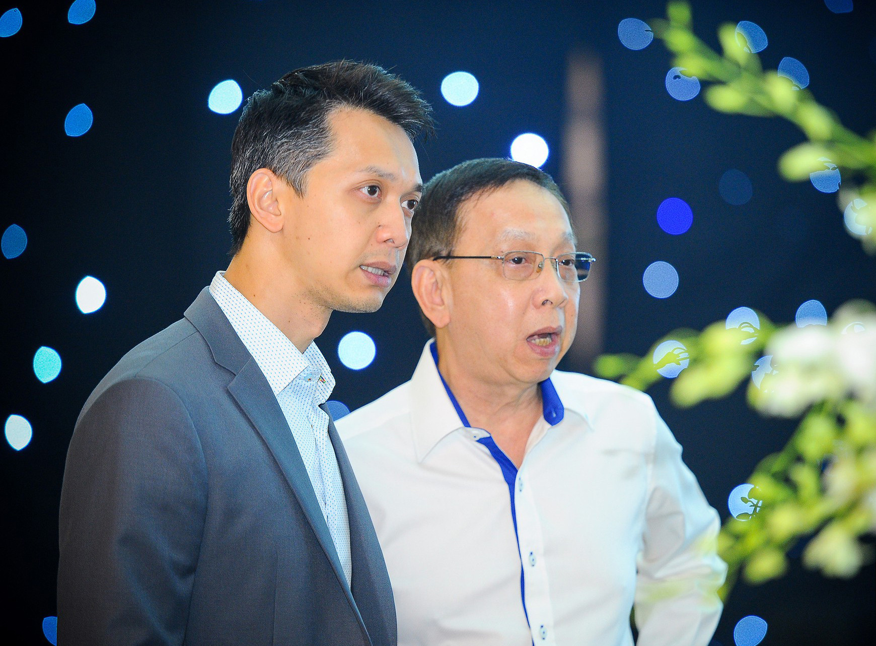 Ông Trần Hùng Huy và cha mình - ông Trần Mộng Hùng, người sáng lập ACB và là Chủ tịch HĐQT đầu tiên.
