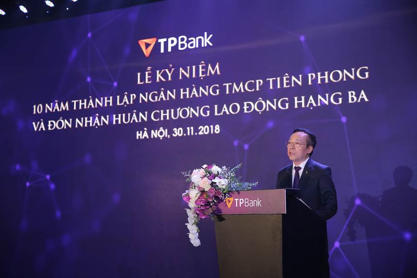 Ông Đỗ Minh Phú đã đưa TPBank lên tầm cao mới sau khi mua lại ngân hàng nằm trong danh sách yếu kém cần phải sáp nhập.