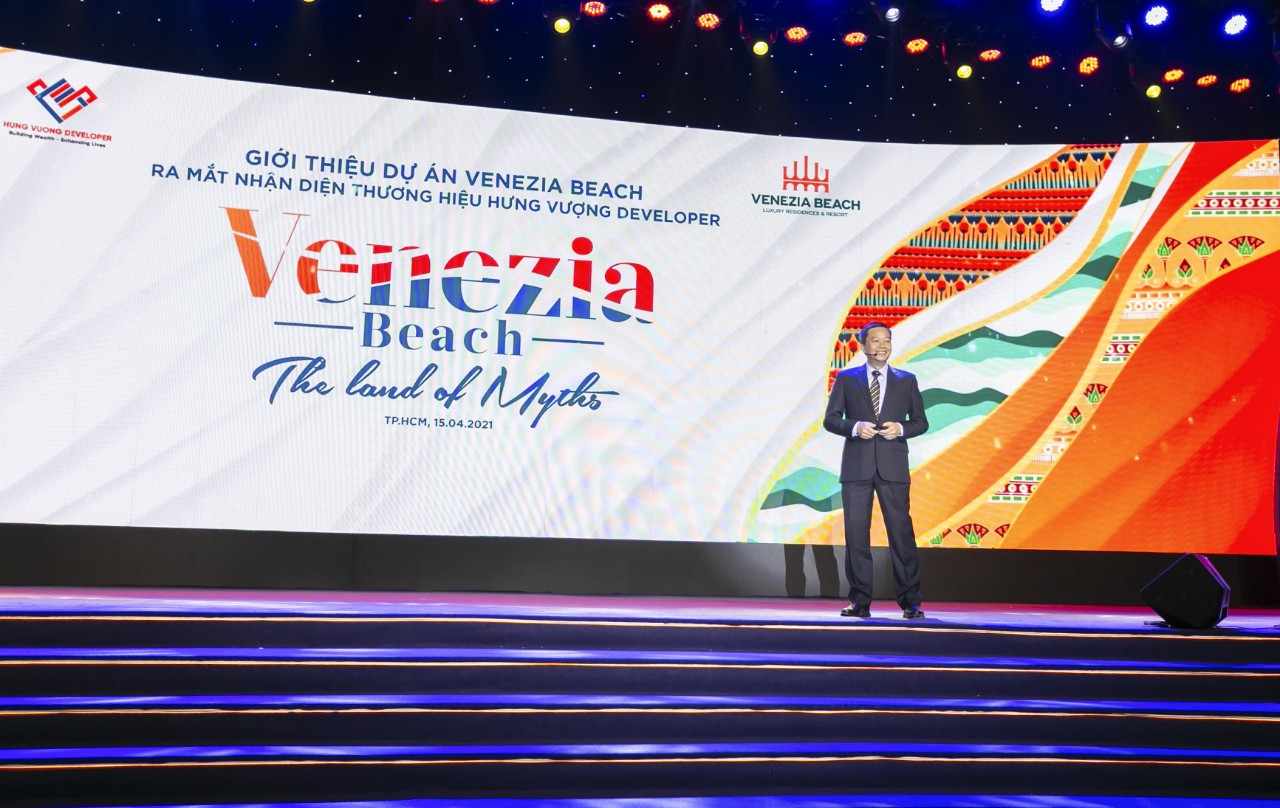 Ông Lê Chí Hùng Việt, Giám đốc Điều hành Hưng Vượng Developer chia sẻ thông tin về dự án Venezia Beach tại sự kiện công bố thông tin hôm 15/4/2021. 