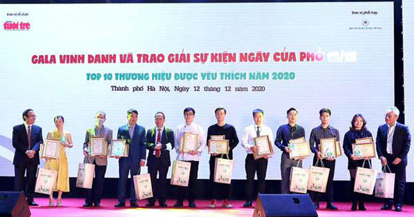 Đại diện 10 thương hiệu phở được vinh danh.
