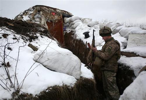 Binh sĩ Ukraine tại khu vực xung đột với lực lượng đòi độc lập ở Gorlivka, miền Đông Lugansk. Ảnh: AFP