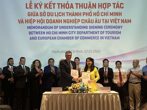 Lễ ký kết thỏa thuận giữa Sở Du lịch TPHCM và các bên