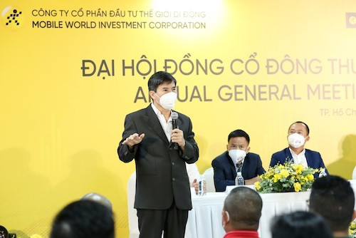 Chủ tịch HĐQT Thế Giới Di Động Nguyễn Đức Tài phát biểu tại đại hội thường niên (Ảnh: MWG).