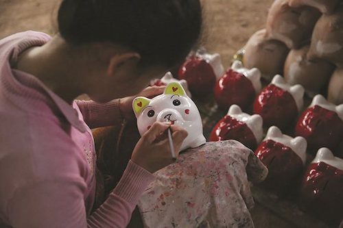 Tình hình doanh nghiệp nhỏ và vừa gặp khó khăn còn lan rộng và trầm trọng hơn với việc giãn cách xã hội kéo dài ở một số địa phương hiện nay. Ảnh: THÀNH HOA