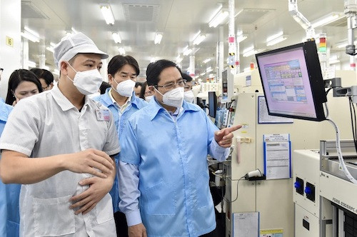 Thủ tướng Phạm Minh Chính gặp gỡ, đối thoại với các doanh nghiệp EU ngày 9/9. Ảnh: Đoàn Bắc.