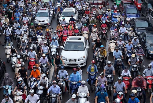 Thành phố Hà Nội tiếp tục nghiên cứu và thực hiện các giải pháp nhằm hạn chế ùn, tắc giao thông và ô nhiễm môi trường khu vực trung tâm