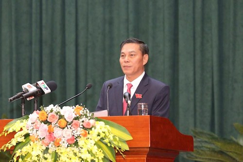 Chủ tịch UBND TP Nguyễn Văn Tùng báo cáo kết quả năm 2021