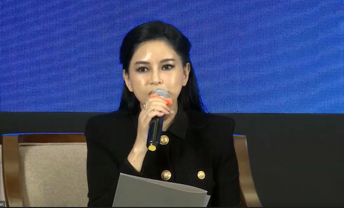 Bà Lê Hồng Thủy Tiên, Tổng Giám đốc IPP chia sẻ về kinh nghiệm vượt bão Covid- 19, trong Hội nghị Nữ lãnh đạo Doanh nghiệp: “Chủ động thay đổi để thích ứng và phát triển”, chiều 29/12. Ảnh: T.L.