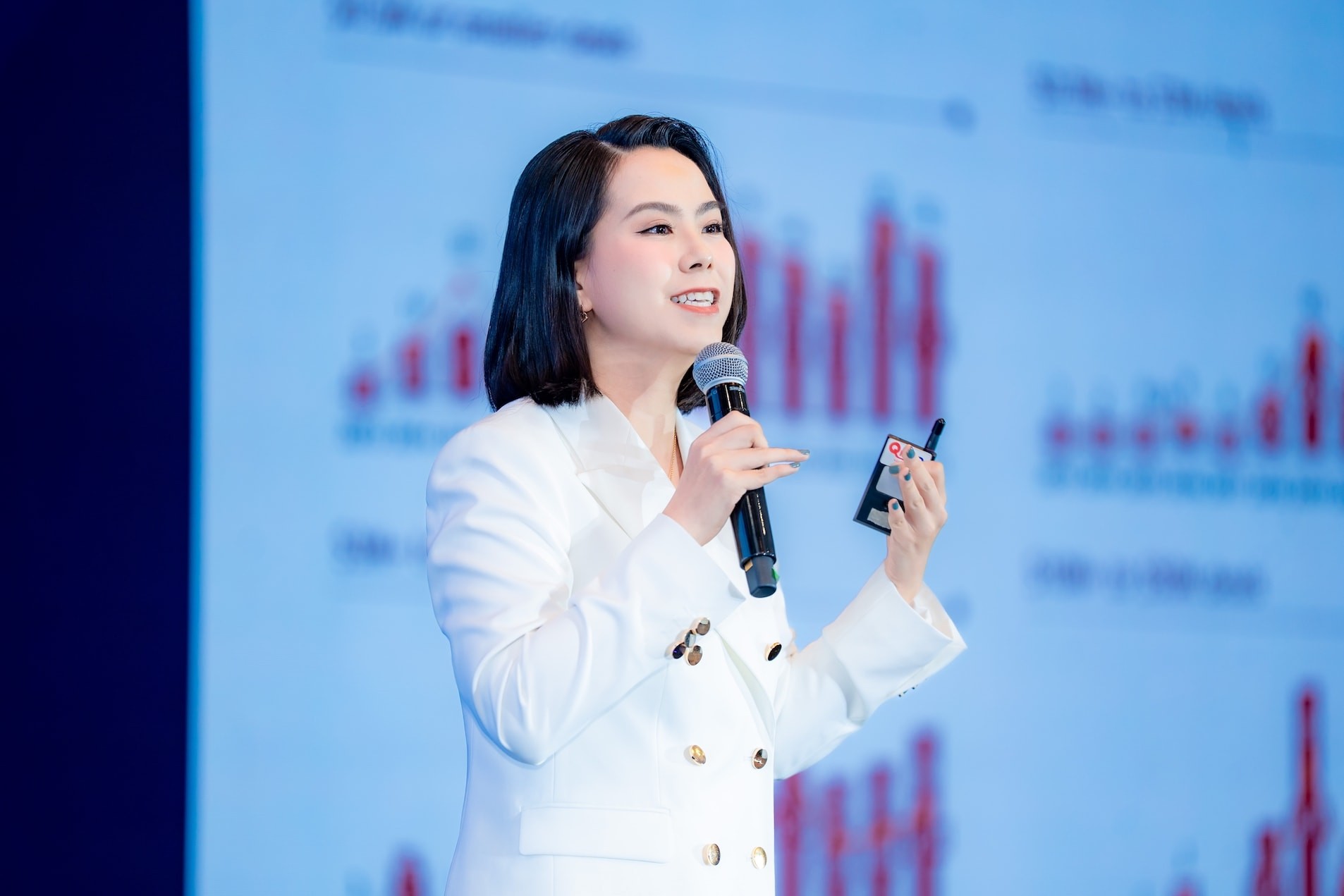 le-hoang-uyen-vy-1780270904.jpg