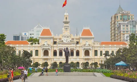 Thu ngân sách TP HCM dẫn đầu cả nước, vượt 800.000 tỷ đồng tăng hơn 19% so với dự toán