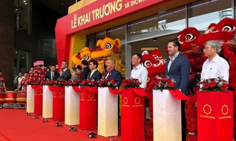 Chủ tịch Lê Phước Vũ, Hoa Sen Group bắt tay Chủ tịch Trần Bá Dương, Tập đoàn Thaco khai trương chuỗi Hoa Sen Home?