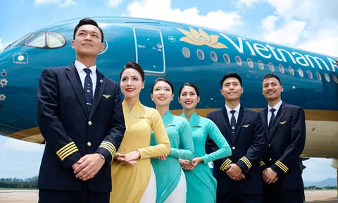 Giá nhiên liệu tăng dẫn đến lỗ, Vietnam Airlines giảm lương lãnh đạo từ 30% - 50%
