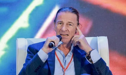 Nhóm Dragon Capital của chủ tịch Dominic Scriven bán ra 2,6 triệu cổ phiếu Bluemarq Group (DXG)