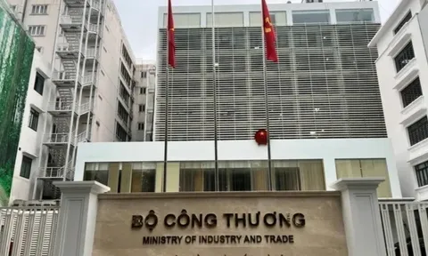 Bộ Công Thương nghiên cứu giá điện theo giờ với hộ gia đình, khuyến khích dịch chuyển nhu cầu khỏi giờ cao điểm