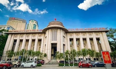 Ngân hàng Nhà nước đảo chiều bơm ròng 25.000 tỷ đồng vào thị trường, lãi suất liên ngân hàng tăng mạnh