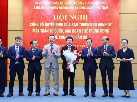Thứ trưởng Bộ Tài chính Hồ Sỹ Hùng giữ chức vụ Bí thư Đảng ủy VCCI