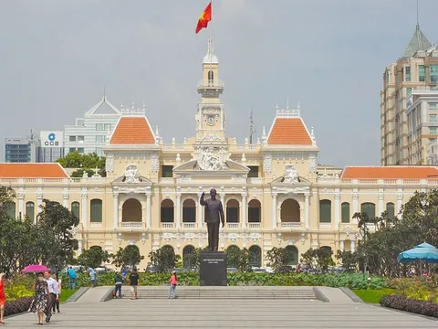 Thu ngân sách TP HCM dẫn đầu cả nước, vượt 800.000 tỷ đồng tăng hơn 19% so với dự toán