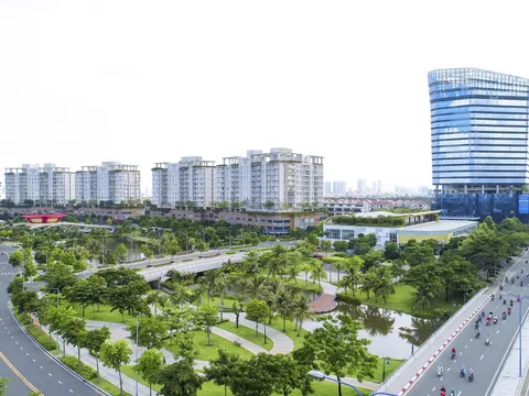 Đại gia “Khoa khàn” xuất hiện với vai trò điều phối tại Đại Quang Minh thay tỷ phú Trần Bá Dương, công ty bất ngờ tăng vốn điều lệ đột biến