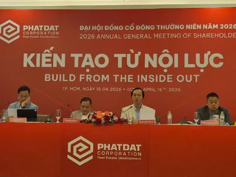 ĐHCĐ 2026 của Phát Đạt: “Canh bạc liều” của chủ tịch Nguyễn Văn Đạt hay là phương án “bán giấy lấy tiền”?