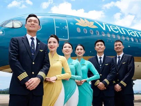 Giá nhiên liệu tăng dẫn đến lỗ, Vietnam Airlines giảm lương lãnh đạo từ 30% - 50%